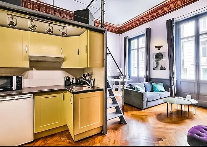 Appartement Chic & Baroque Avec Parking Securise