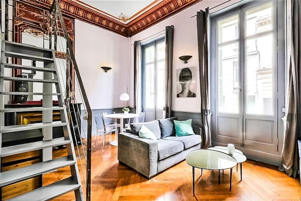 Apartment Chic & Baroque Avec Parking Securise